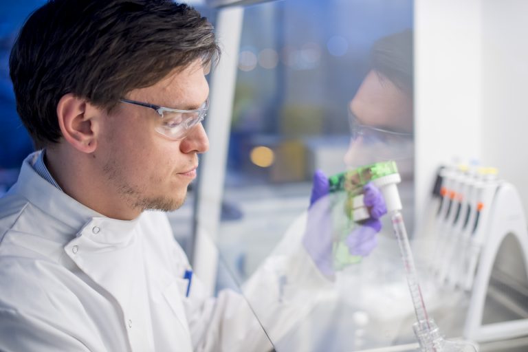 bioscience header of a Sygnature Discovery bioscientist